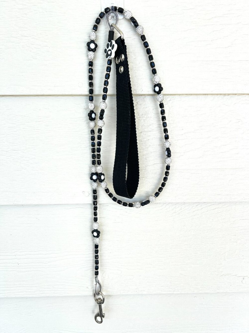 Bougie Beaded Dog Leash - Black Flowers, Sparkly Silver - Handmade - Picture 8 of 11